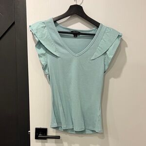 RW&CO. Light green V-Neck Blouse